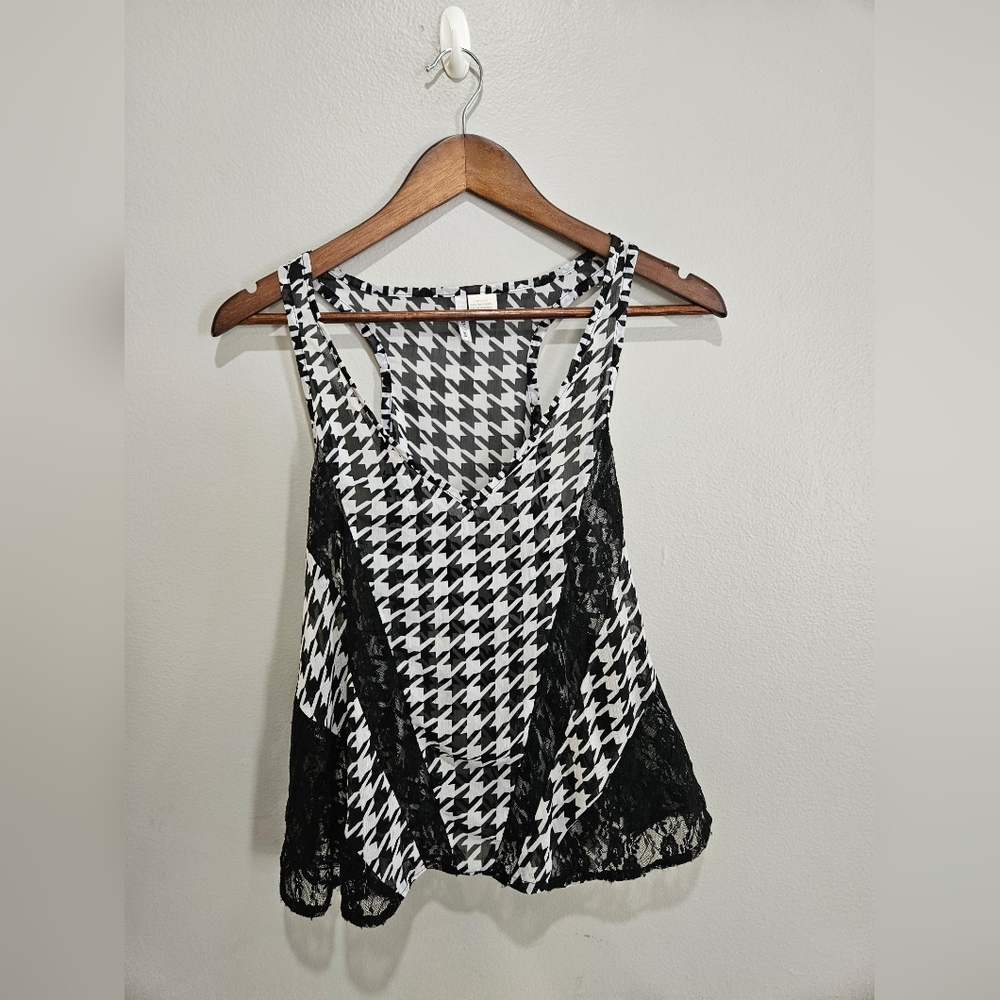 Lilly Lou Houndstooth Top with Lace Accents. S